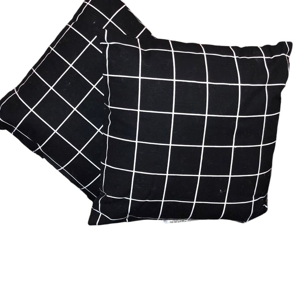 Pair of Decorative Throw Pillows, Black/White, NWOT